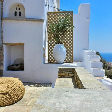 Living Theros Luxury Suites Kardhiani Exterior photo