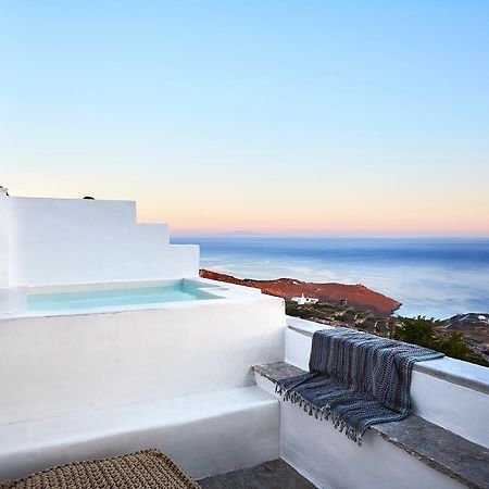 Living Theros Luxury Suites Kardhiani Exterior photo