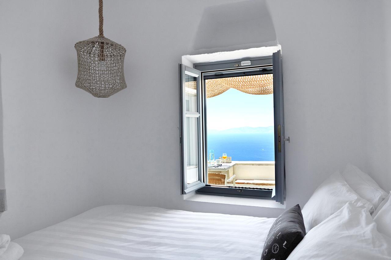 Living Theros Luxury Suites Kardhiani Exterior photo