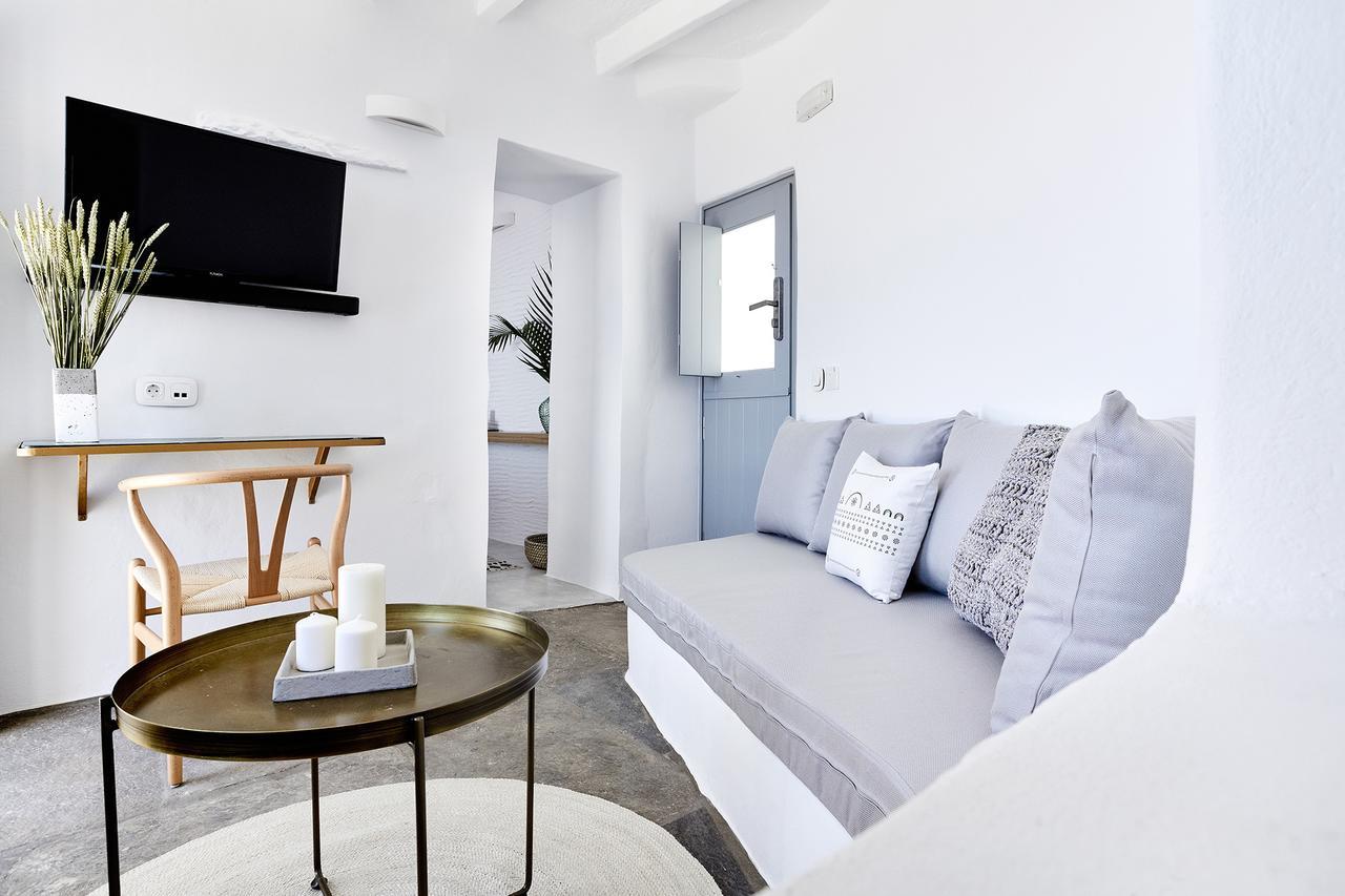 Living Theros Luxury Suites Kardhiani Exterior photo
