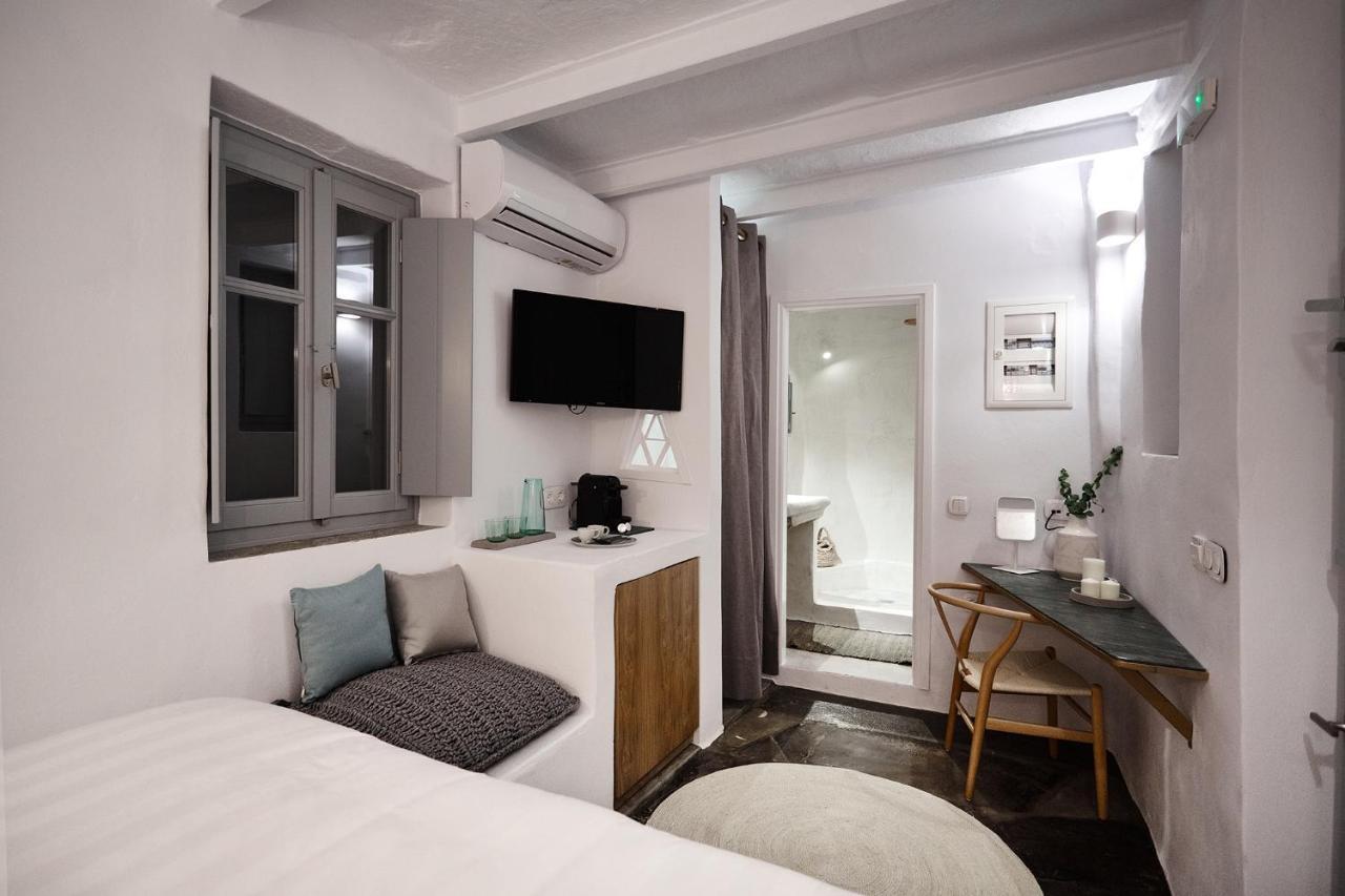 Living Theros Luxury Suites Kardhiani Exterior photo